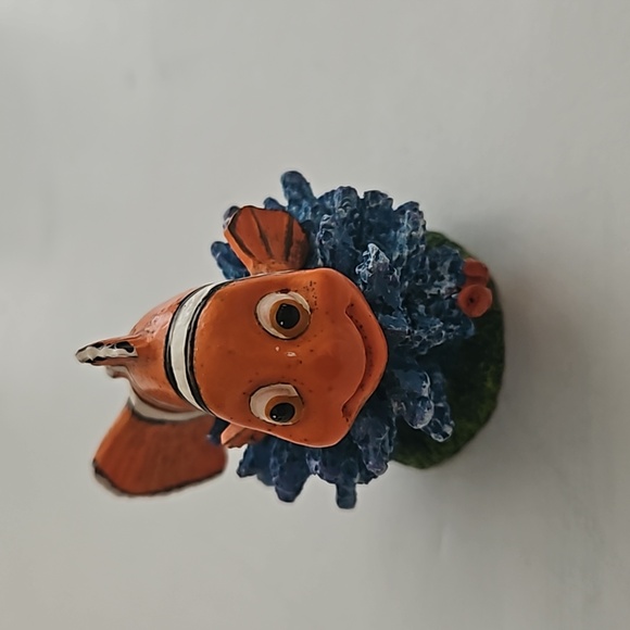 Finding Nemo fish tank decoration - Picture 2 of 7